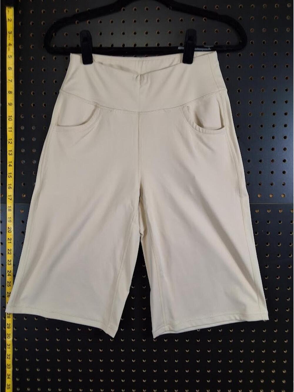 Cream Wide-Leg Shorts with Pockets, EU 34-36, 14 Inch Inseam